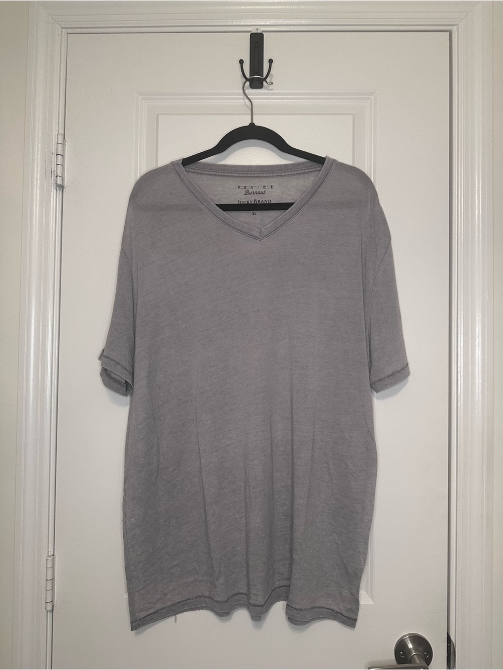 Lucky Brand - Vince Men’s Gray V-Neck Short Sleeve Shirt